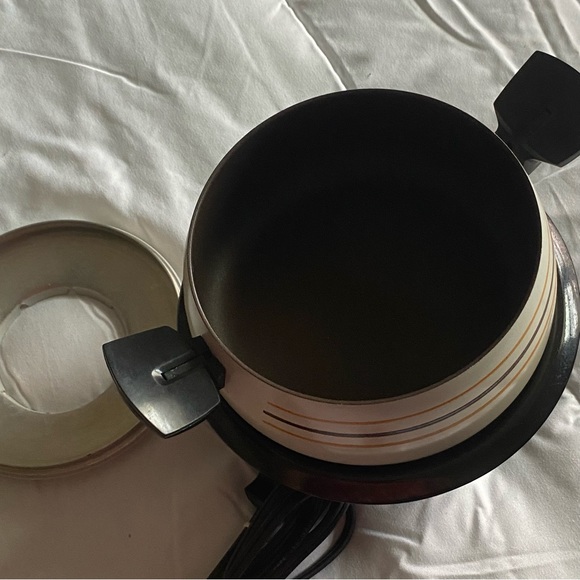 Regal Ware Mardi Gras Gourmet Cooker - Picture 5 of 6